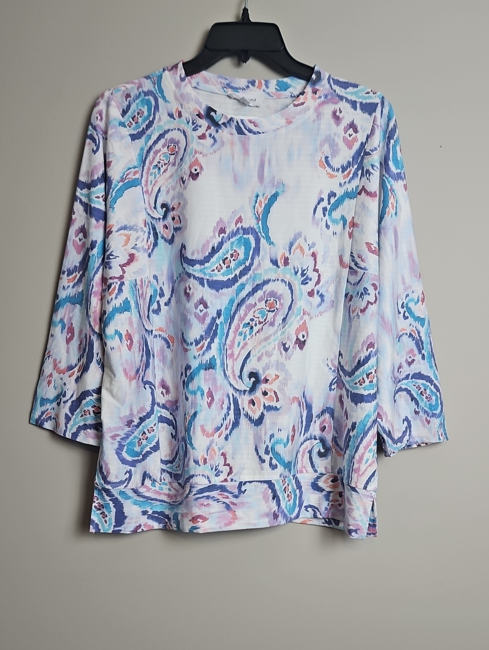 Westbound 3/4 Sleeve Crewneck Relaxed Fit Top: Color- Hazy Paisley: Size- Small